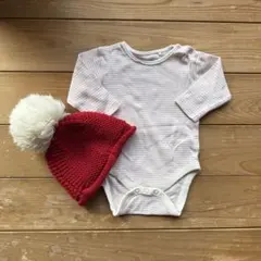 next ロンパース・赤い帽子2点セット ボディスーツ ベビー帽子