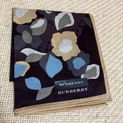 新品未使用　BURBERRY 花柄 ハンカチ 約50cm