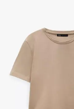 ZARA クロップド ストレッチ Tシャツ　ベージュ 半袖のサムネイル