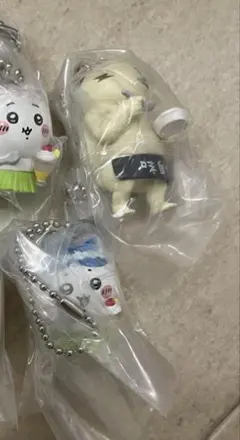 映画 ちいかわ たべものいっぱいマスコット ハチワレ　島二郎