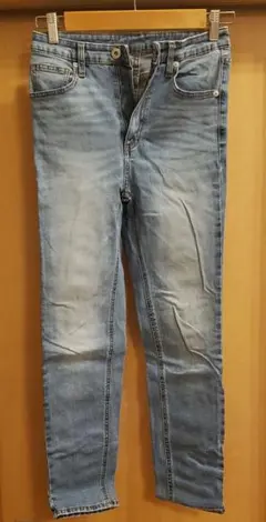 GU ライトブルースキニージーンズ