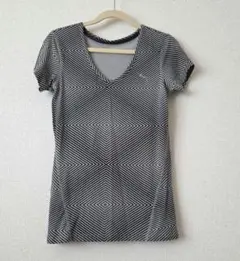 PUMA Vネック スポーツTシャツ 幾何学模様のサムネイル