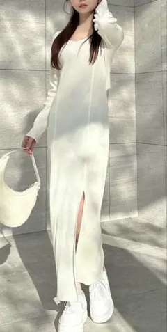 バックオープンワンピース