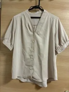 【２月末まで掲載】 Vネック 半袖シャツ ピンクベージュ Mサイズ