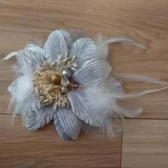 シルバーフラワー　コサージュ　ヘアアクセサリー　ブローチ