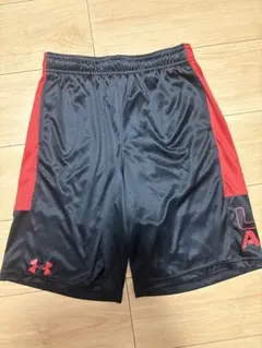Under Armour ショートパンツ 黒/赤