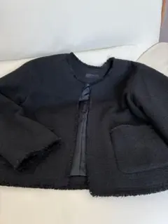 【UNIQLO】黒 ノーカラージャケット フリンジ仕上げ