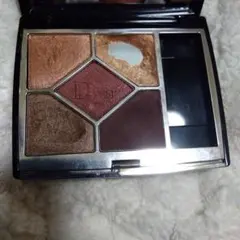 Dior サンククルールクチュール 689