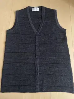 マリサクリスティーナ　ダークグレー Vネック ニットベスト