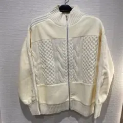 アイボリー ケーブル編み ジップアップニット 新品、未使用　定価20,000円