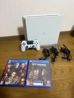 PlayStation 4 本体 ホワイト ゲームソフト2本付き