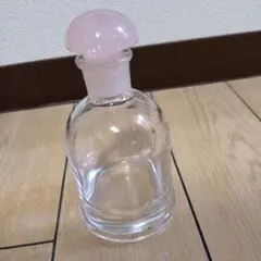 ガラス製 醤油さし ピンク色の蓋