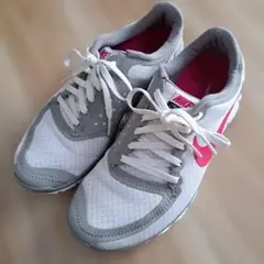 ランニングシューズ 23.5