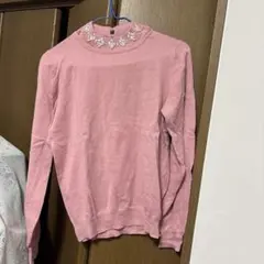 ビジュー付きピンク長袖ニット