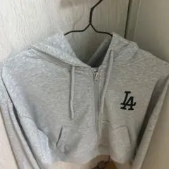 LAロゴ グレー ジップアップパーカー