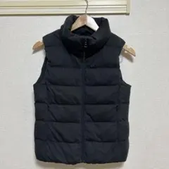 ユニクロ　ブラック ノーカラー キルティングベスト　フードなし