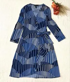 BCBGMAXAZRIA カシュクールワンピース　幾何学柄　リボン　青　S相当