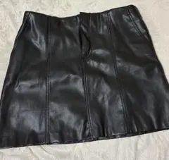 ZARA 黒 合成皮革 タイトスカート