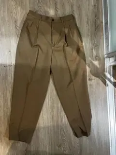 JUNRED タック入りスラックス ブラウン Mサイズのサムネイル