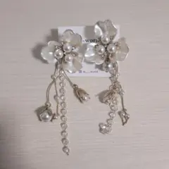 フラワーモチーフ パール ビジュー ロングピアス m___world