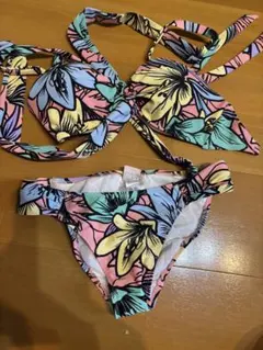 美品リゾート柄ビキニのサムネイル