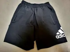 adidas 黒 ショートパンツ ファスナーポケット　S