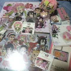 鬼滅の刃　甘露寺蜜璃　アクリルスタンド　全集中展　カフェ　クリアファイル缶バッジ