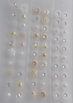 本日のサービス品！　耳ツボジュエリー60粒金アレ対応