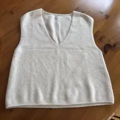 ［匿名配送］UNIQLO アイボリー ニットベスト Lサイズ