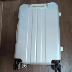 ホワイト ハードシェル キャリーケース