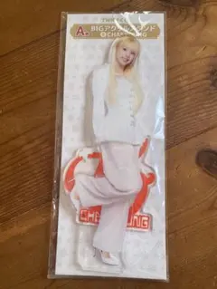 ファミマ くじ BIGアクリルスタンド TWICE CHAEYOUNG