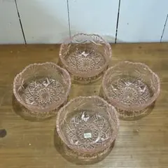 未使用　昭和レトロ　東洋ガラス　脚付き　ガラス　ボウル　小鉢　ピンク　レア