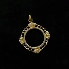 650遺品整理品　ペンダントトップ　ゴールド？　金？　メッキ？　ヴィンテージ