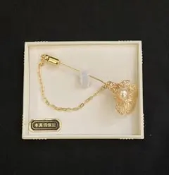 アンティーク　花形真珠付きゴールドカラーピンブローチ チェーン付き