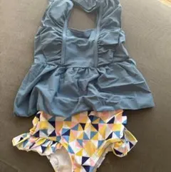 残り1点！新品　女の子用水着 水泳帽付　3点セット　幾何学模様　140cm
