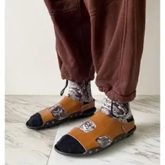 木目調 キャメル ブラウン レザー ストラップ付き デザイン 変形 サンダル