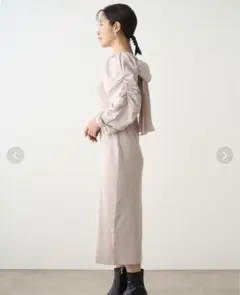 セルフォード　パフスリーブ　 ピンクベージュワンピース