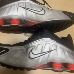 NIKE SHOX スニーカー シルバー ブラック