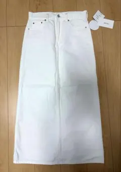 新品未使用　ミラオーエン　ホワイトデニムスカートのサムネイル