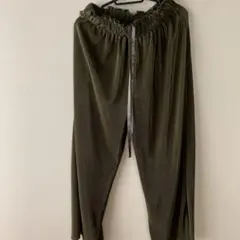 最終限定値下げ　プリーツ　ガウチョ　ワイドパンツ　カーキ