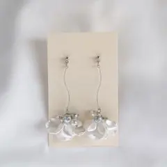 パール×花びらピアス｜上品・大人可愛い｜結婚式・お呼ばれ　ロング