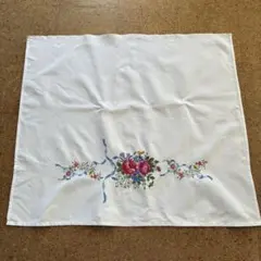 フランスアンティークஐ⋆*小さめ花柄刺繍の可愛いクロス - メルカリ