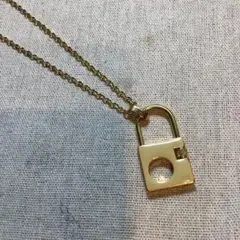 ゴールドカラー パドロック ネックレス