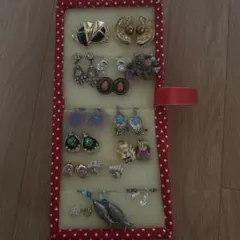 多様なデザインのピアスセット16点セット