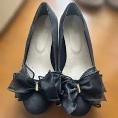リボン付き黒スエード風パンプスのサムネイル
