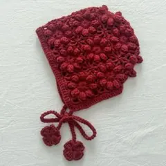 レッド 花模様 かぎ針編み ベビー帽子　ボンネット