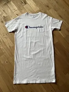 Champion ホワイト 半袖 ワンピース FREEのサムネイル