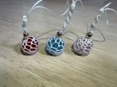 カラフル編み込み携帯ストラップ