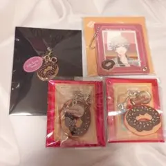 Delicious ＆ Tasty　アクリルキーホルダー4点セット