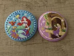 ディズニー　刺繍缶バッチ　二つセット　アリエル　ラプンツェル